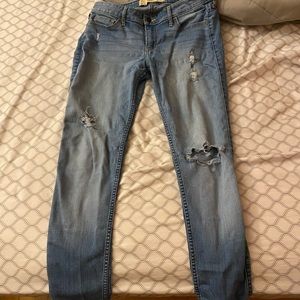 Ripped Hollister Jeans 🖤